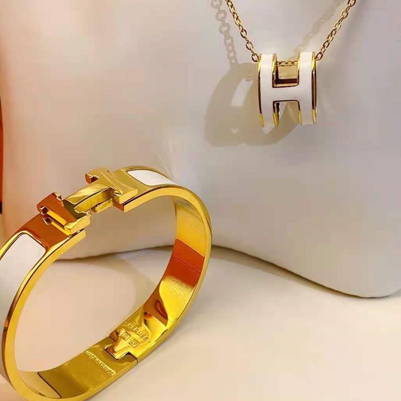 Fashion Luxury Necklace and Bracelet Set