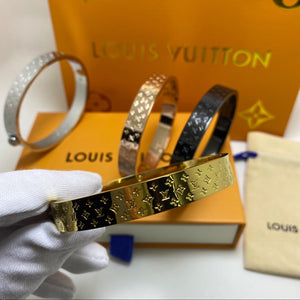 Luxury 4-color Letter Bracelet