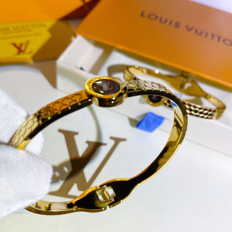 Luxury Women's Metal Bracelet