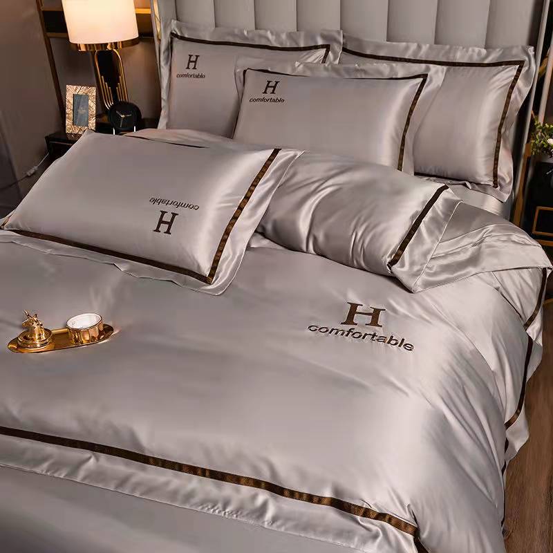 High quality Comfortable Silk ice silk Four-Piece Suit  Bed Supplies