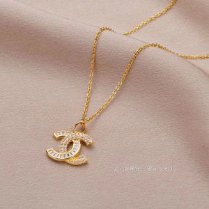 Advanced design, light luxury, double-layer letter clavicle chain